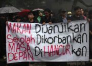 Mengapa Aksi Demonstrasi Indonesia Gelap Masif Terjadi