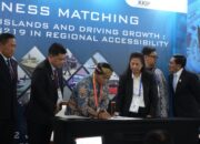 Gubernur Zainal Teken MoU dan LoI Pengembangan Pesawat N219 Amfibi