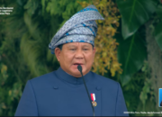 Upacara Penurunan Bendera Pusaka, Prabowo & Gibran Ganti Kostum