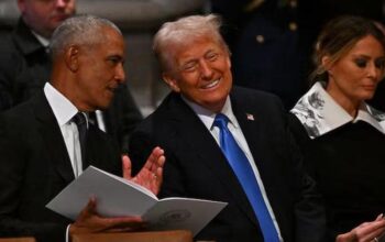 Obama Kritik Tajam Trump: Negara Kita Sedang di Masa yang Cukup Gelap